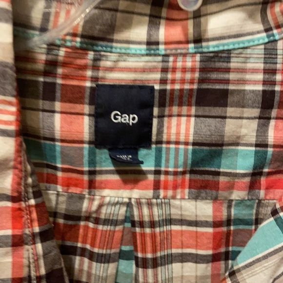Gap men’s button down shirt. Excellent condition NWOT - Picture 3 of 4